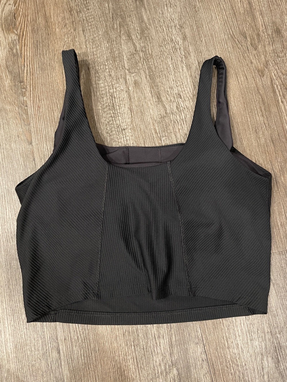 Old Navy Powersoft Active Black Ribbed Cropped Tank Top - Picture 2 of 6